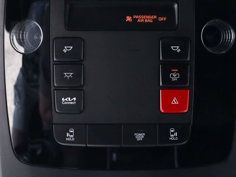 Used 2025 Kia Carnival FWD image 28