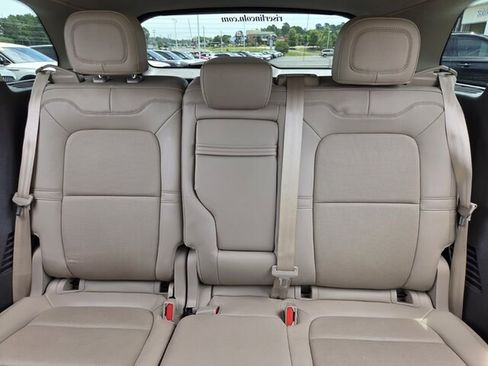 Used 2022 Lincoln Corsair Reserve w/ Equipment Group 201A FWD image 11