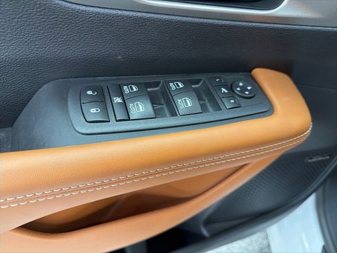 New 2026 Chrysler Pacifica Pinnacle w/ Trailer Tow Group image 25