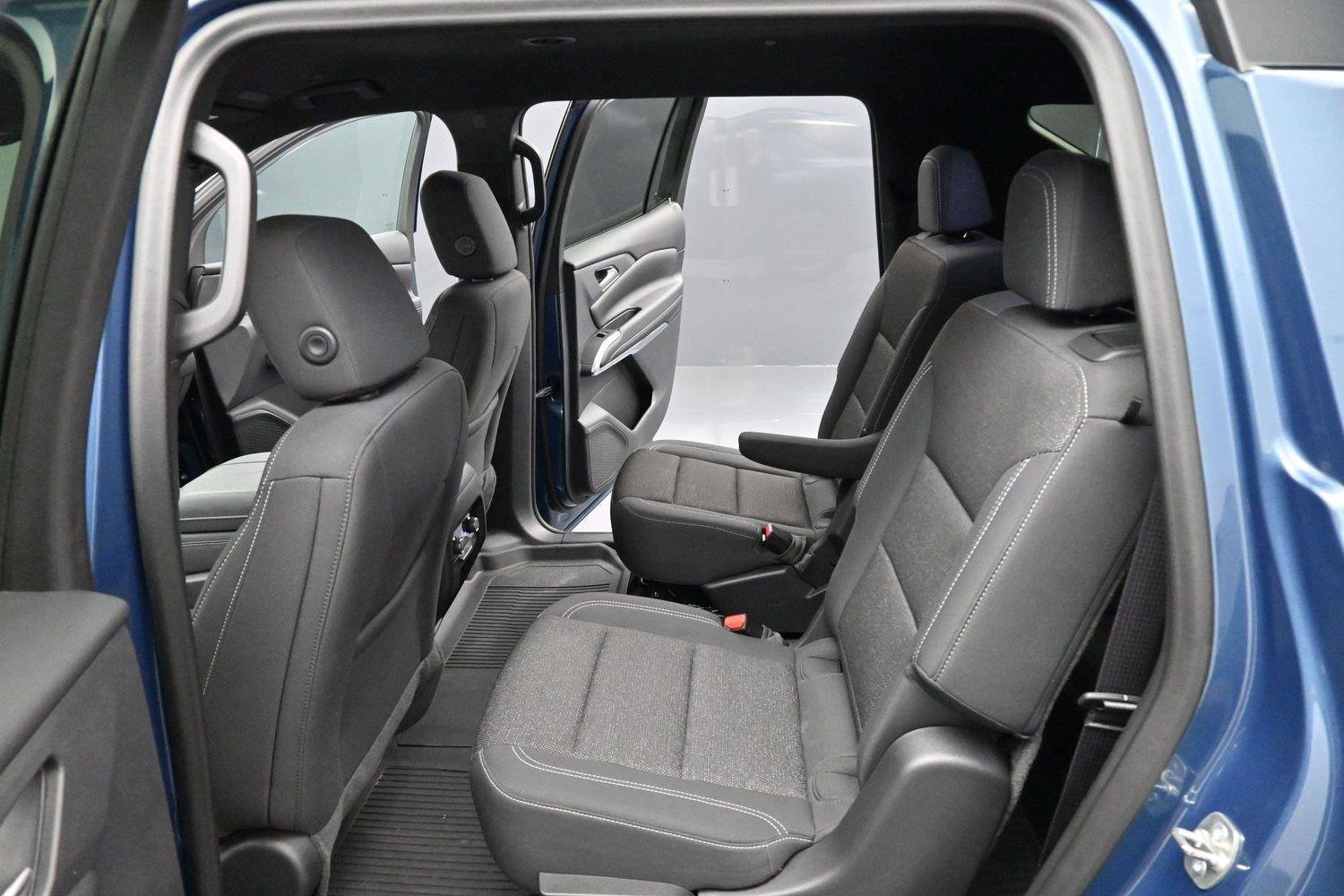 Used 2024 Chevrolet Traverse LT w/ LPO, Floor Liner Package FWD image 28