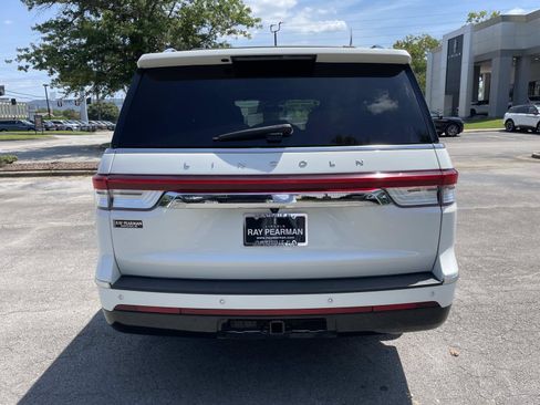 Used 2022 Lincoln Navigator L Reserve w/ Monochromatic Package RWD image 4