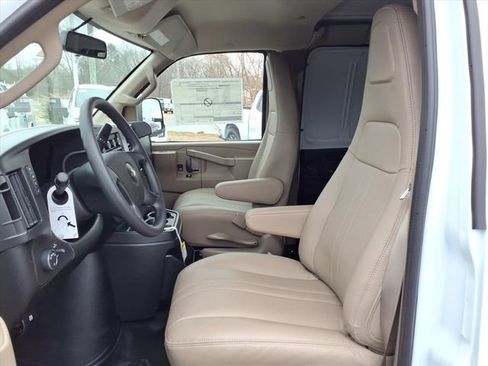 New 2025 Chevrolet Express 2500 image 9