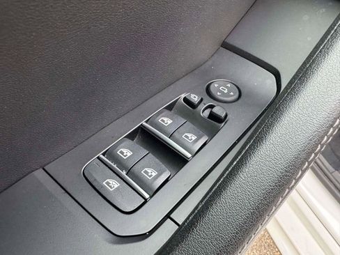 Used 2023 BMW X6 xDrive40i w/ Executive Package image 16