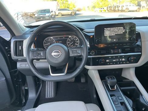 Used 2023 Nissan Pathfinder SL w/ SL Premium Package FWD image 19