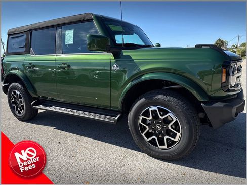 New 2025 Ford Bronco Outer Banks AWD/4WD image 1
