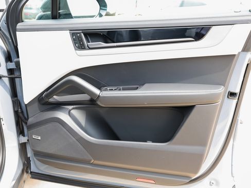 New 2025 Porsche Cayenne E-Hybrid Coupe image 26