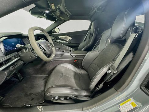 Used 2024 Chevrolet Corvette Z06 RWD image 8