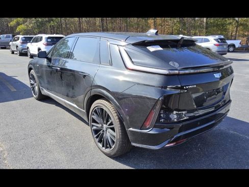Used 2025 Cadillac Lyriq Sport image 4