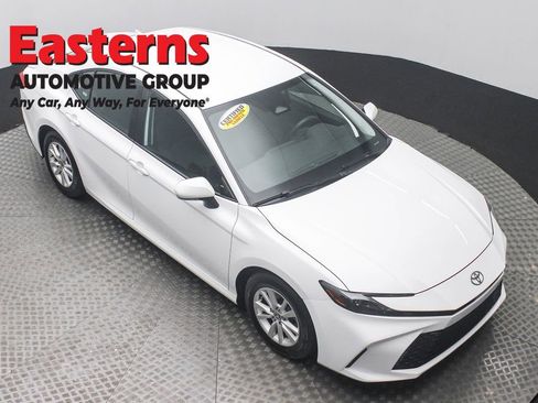 Used 2025 Toyota Camry LE FWD image 3