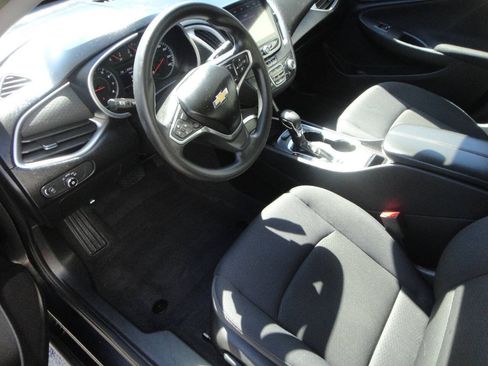Used 2022 Chevrolet Malibu LT FWD image 7