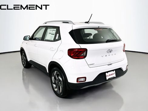 Certified 2026 Hyundai Venue SEL FWD image 10