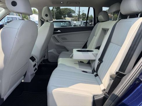 Used 2023 Volkswagen Tiguan SE w/ Panoramic Sunroof Package AWD/4WD image 14