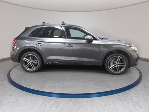 Used 2023 Audi Q5 e Premium Plus AWD/4WD image 4
