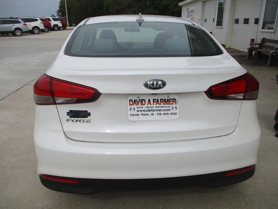 Used 2017 Kia Forte LX w/ LX Popular Package FWD image 5