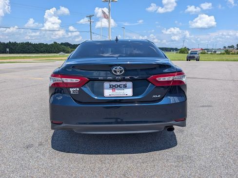 Used 2020 Toyota Camry XLE FWD image 4