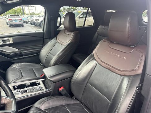 Used 2023 Ford Explorer Platinum w/ Technology Package AWD/4WD image 10