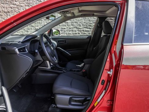 Used 2022 Toyota Corolla Cross LE w/ Moonroof Package AWD/4WD image 25