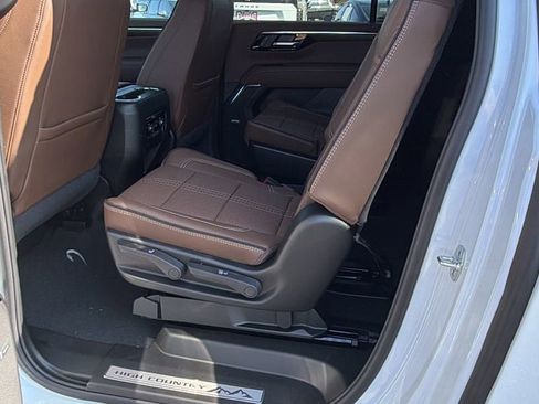 New 2026 Chevrolet Suburban High Country image 17