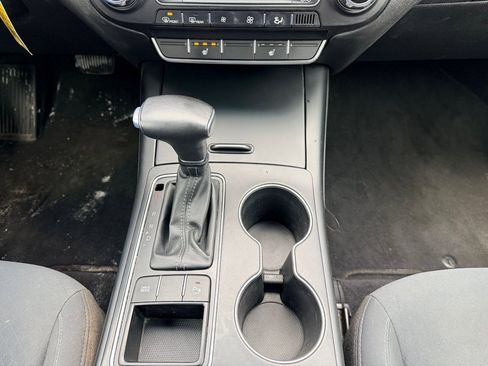 Used 2019 Kia Sorento LX w/ LX Convenience Package image 17