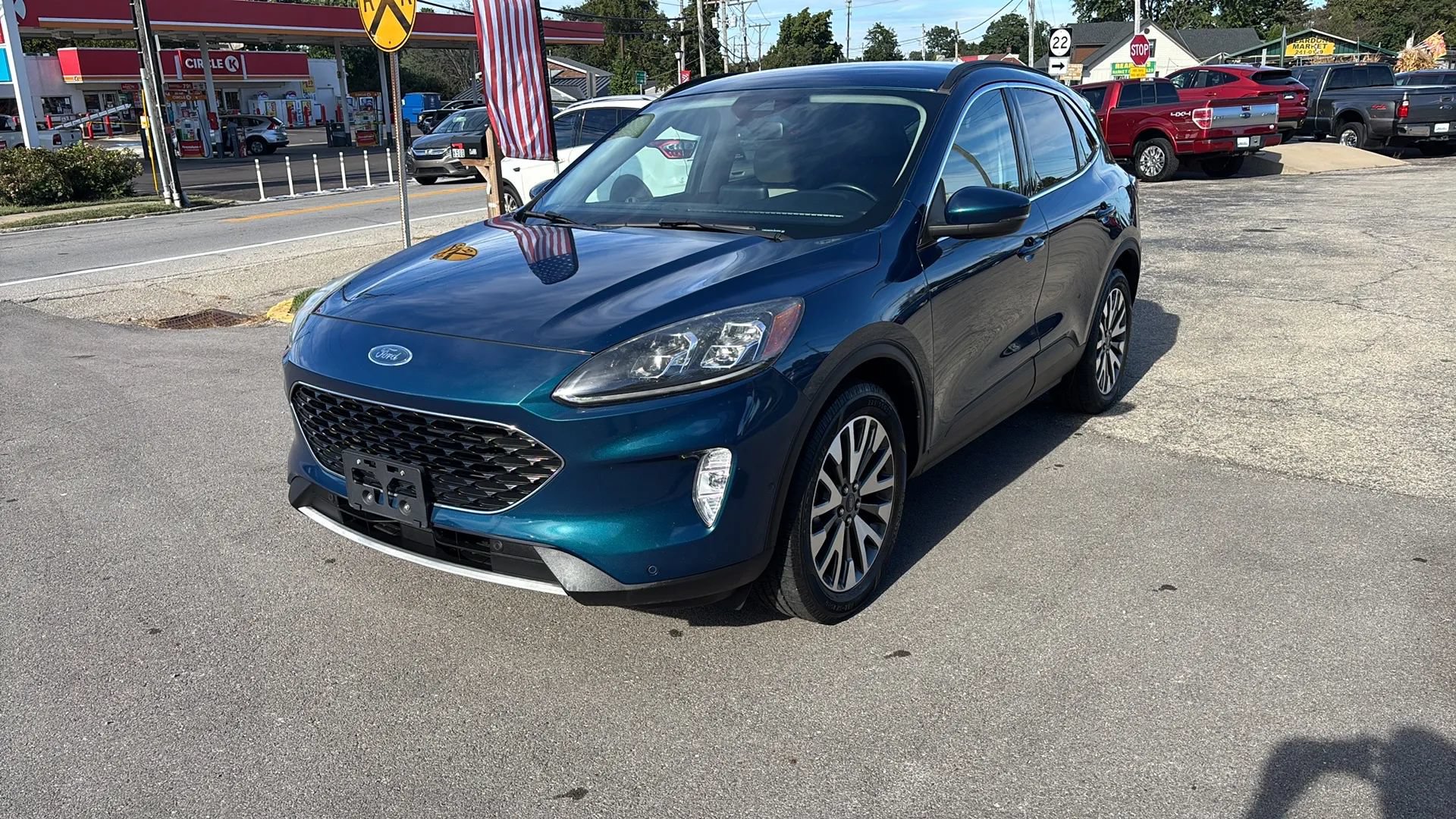 Used 2020 Ford Escape Titanium AWD/4WD image 4