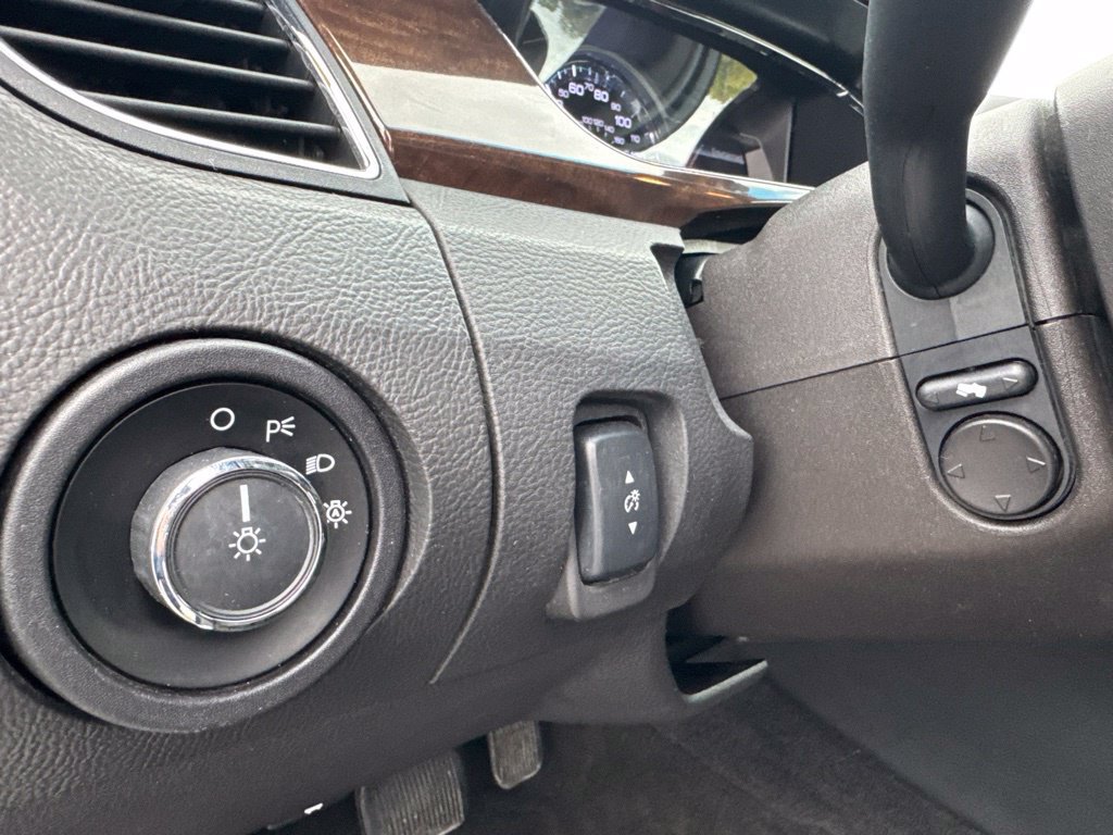 Used 2015 Ford Taurus Limited FWD image 21