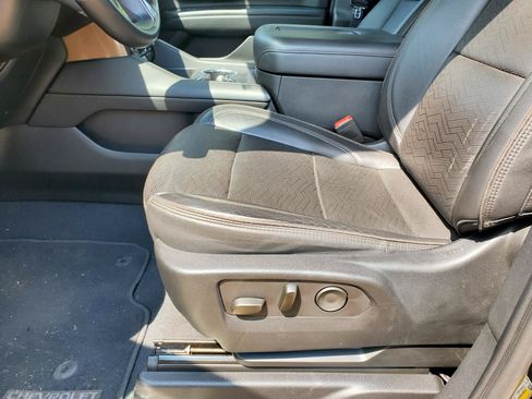 Used 2023 Chevrolet Suburban High Country AWD/4WD image 22