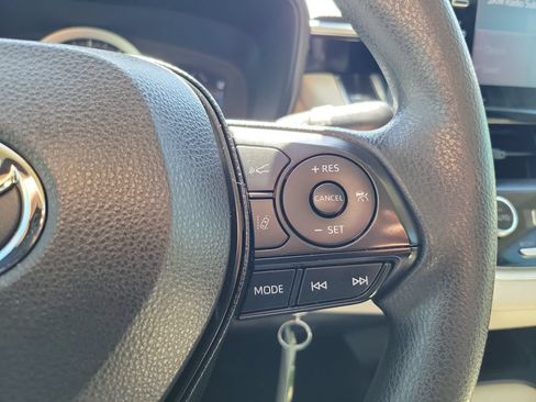 Used 2021 Toyota Corolla LE FWD image 19
