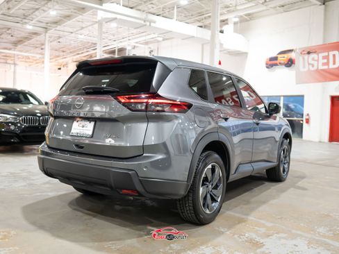 Used 2024 Nissan Rogue SV AWD/4WD image 7