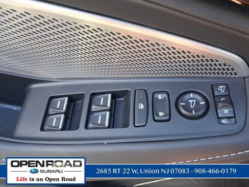 Used 2024 Acura MDX SH-AWD w/ Technology Package image 16