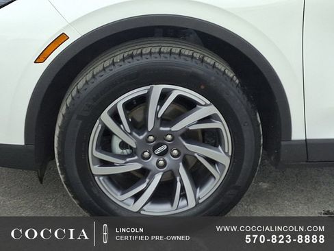Used 2025 Lincoln Corsair AWD w/ Equipment Group 101A image 8