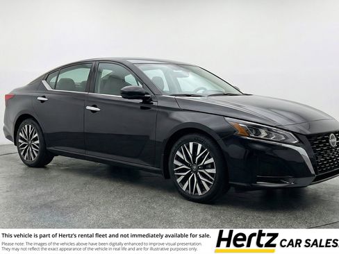 Used 2025 Nissan Altima 2.5 SV FWD image 1