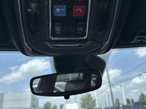 Used 2023 Jeep Grand Cherokee L Laredo AWD/4WD image 28