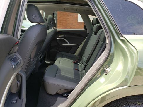 Used 2025 Audi Q5 Premium Plus w/ Premium Plus AWD/4WD image 11