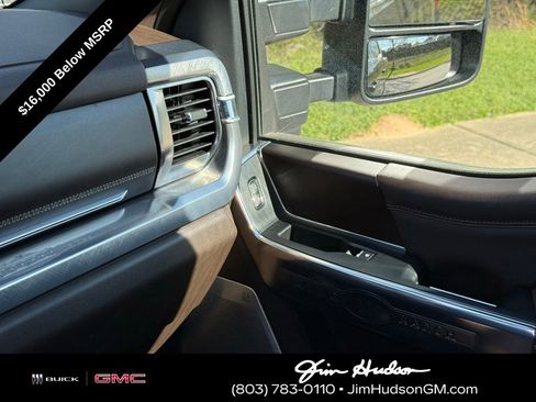 Used 2024 Ford F350 King Ranch w/ FX4 Off-Road Package image 40