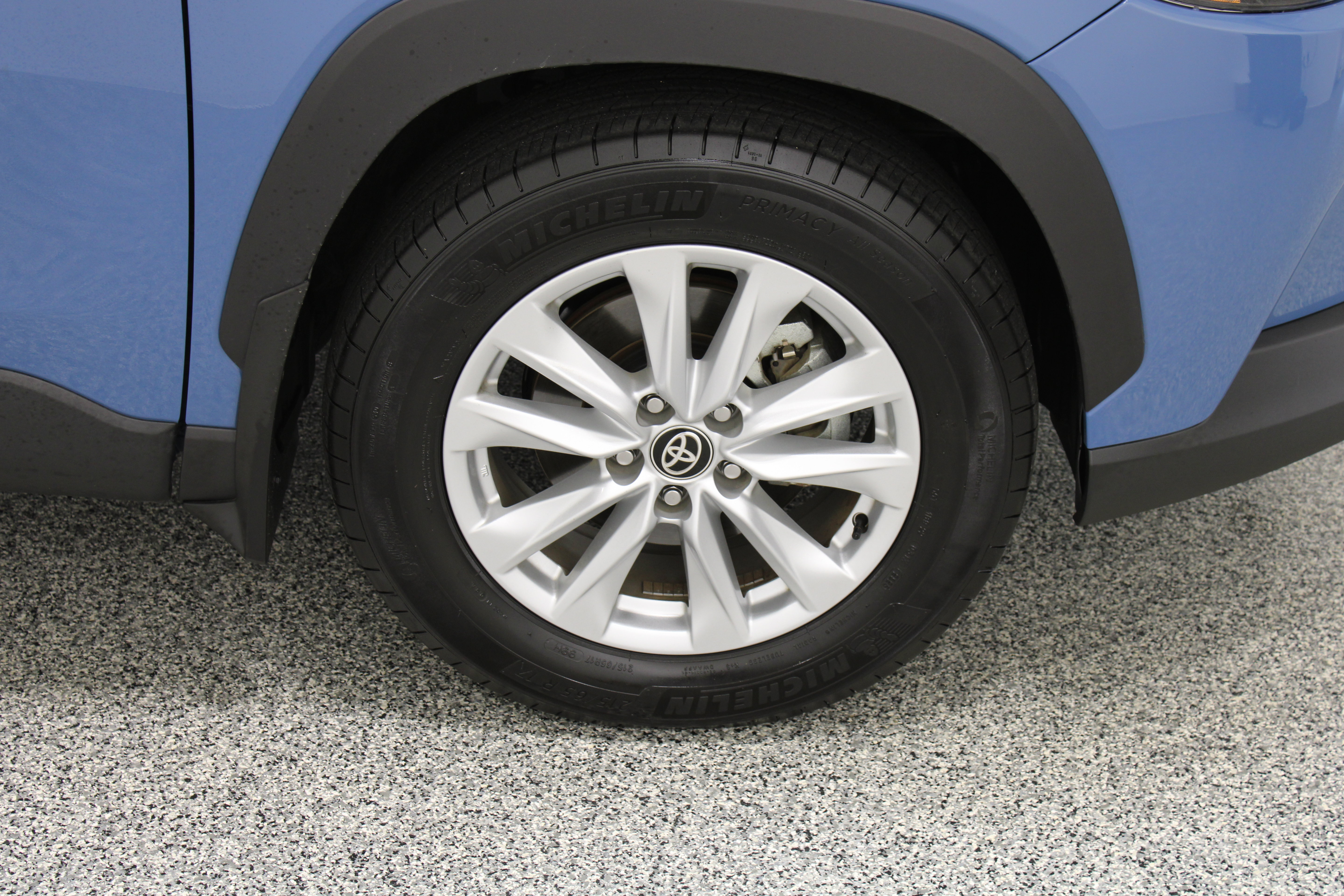 Used 2026 Toyota Corolla Cross LE FWD image 5