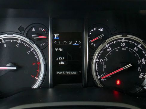 Used 2021 Toyota 4Runner TRD Off-Road Premium w/ Moonroof Package AWD/4WD image 36