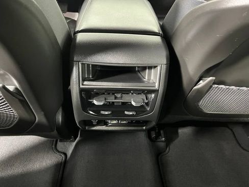 Used 2023 Jeep Grand Cherokee Limited w/ Black Appearance Package AWD/4WD image 37