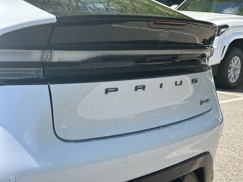 New 2026 Toyota Prius Plug-In Hybrid FWD image 17