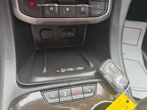 Used 2021 GMC Acadia AT4 w/ Technology Package image 29