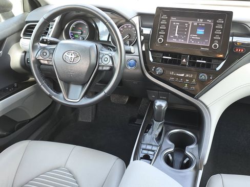 Used 2021 Toyota Camry SE FWD image 10