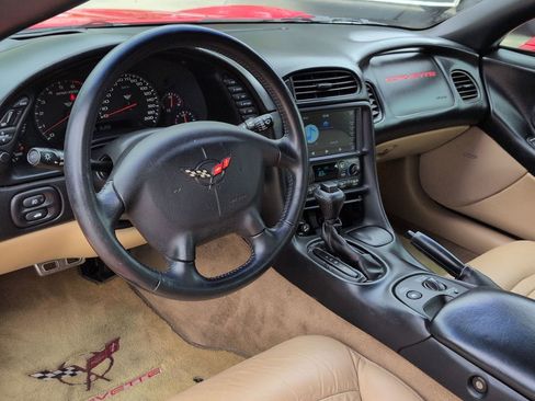 Used 2004 Chevrolet Corvette Convertible w/ Preferred Equipment Group RWD image 10