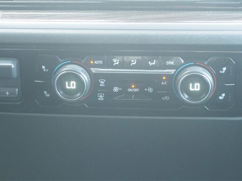 Used 2024 Chevrolet Silverado 2500 LT image 19