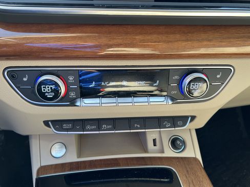 Used 2023 Audi Q5 2.0T Premium w/ Convenience Package image 30