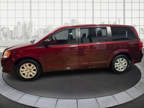 Used 2018 Dodge Grand Caravan SE w/ UConnect Hands-Free Group image 6
