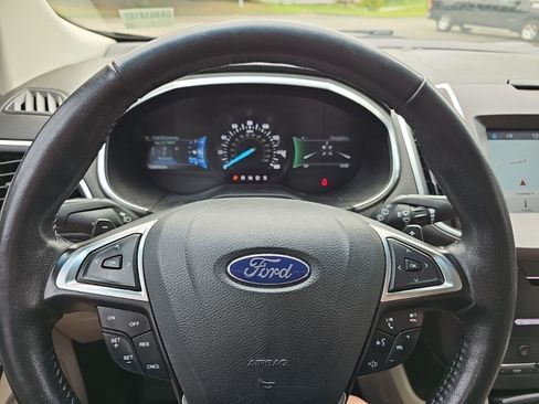 Used 2016 Ford Edge Titanium w/ Equipment Group 301A AWD/4WD image 22