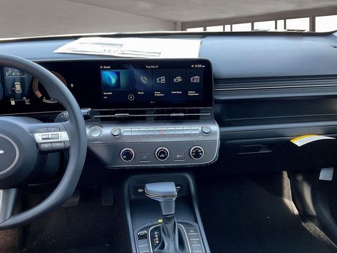 New 2026 Hyundai Kona SE image 6