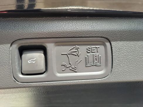 Used 2020 Ford Expedition Max XLT w/ Equipment Group 202A RWD image 7