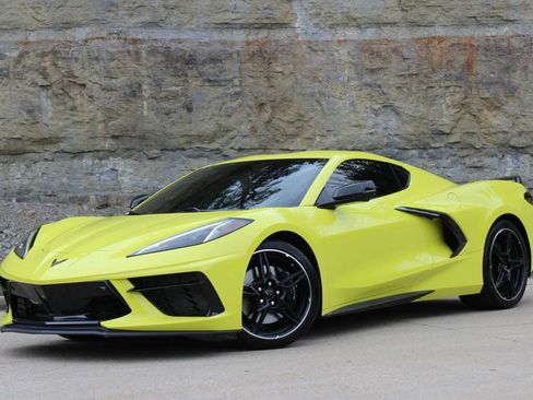 Used 2022 Chevrolet Corvette Stingray Premium Cpe w/ Z51 Performance Package RWD image 33