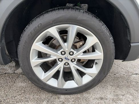 Used 2022 Ford Explorer Platinum image 11