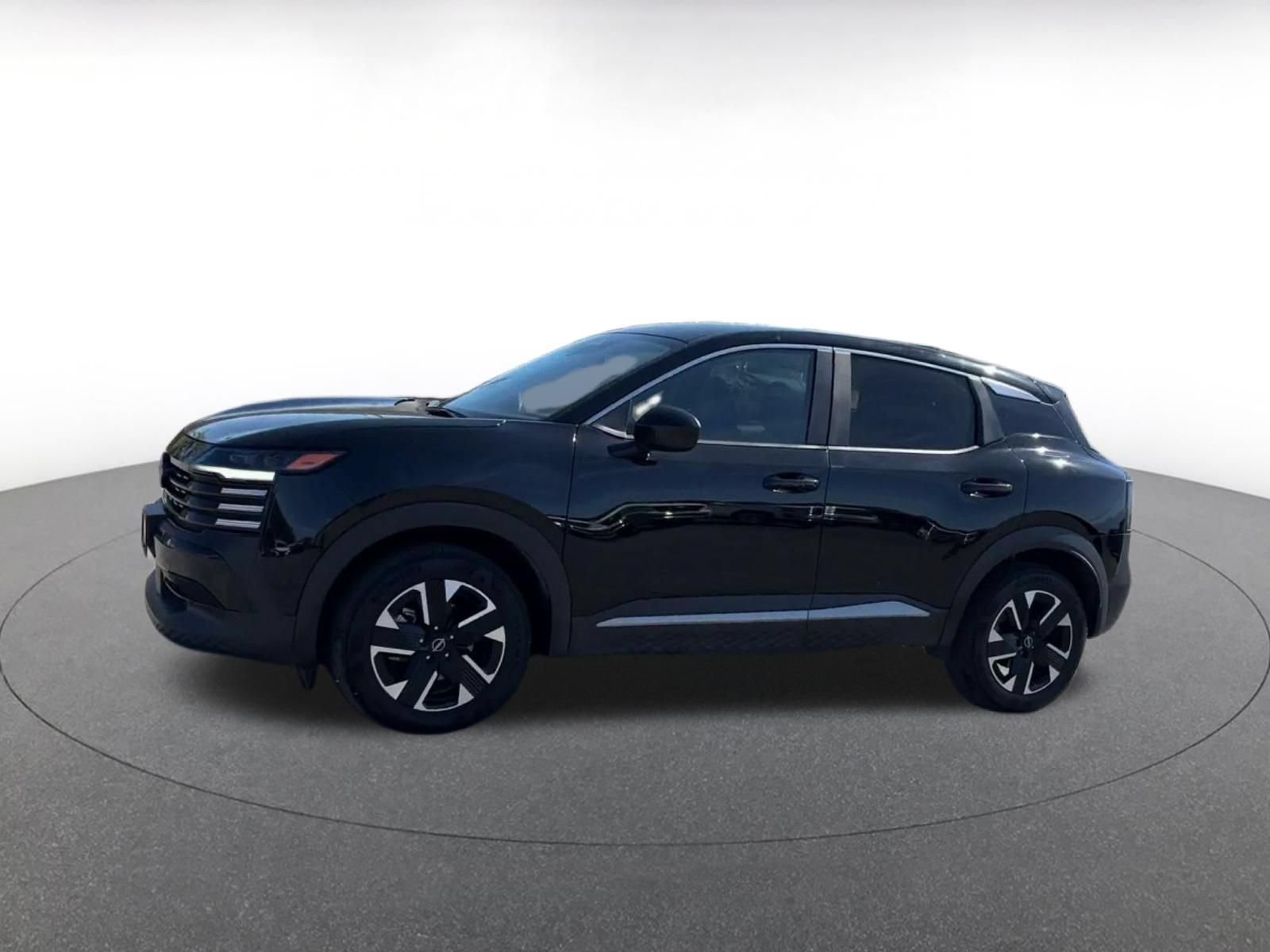 Used 2025 Nissan Kicks SV AWD/4WD image 7